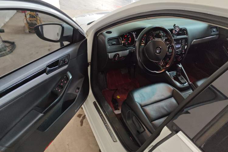 Used Volkswagen Sagitar 2018 280TSI DSG Ignite Edition Driver Seat