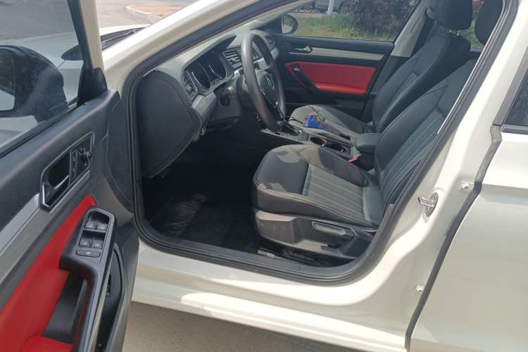 Used Volkswagen Lamando 2018 230TSI DSG Fashion Edition Driver Seat