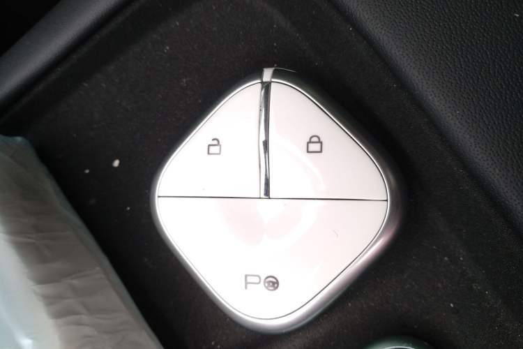 Used Baojun Enjoy 2025 All-Electric 600km Luxury Edition
