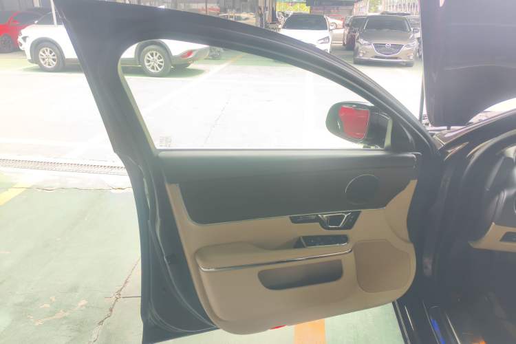 Used Jaguar XJ 2014 XJL 2.0T Two-Wheel-Drive Elegant Business Edition