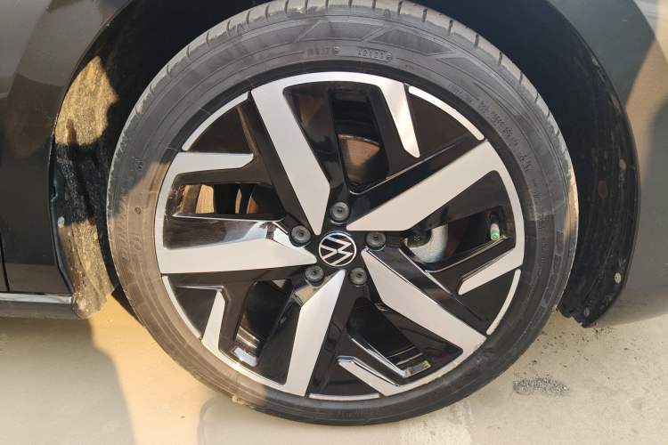 Used Volkswagen Lamando 2023 Lavida L 280TSI DSG Cool & Spicy Edition
