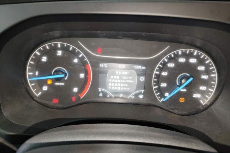 Used JMC Fushun 2023 2.0T Automatic Short-Wheelbase Low-Roof Commercial & Multi-Purpose Passenger Vehicle 6-Seater with Dual-Opening Tailgate