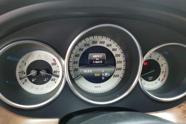 Used Mercedes-Benz CLS 2012 CLS 300 CGI Odometer Close Up