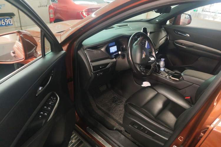 Used Cadillac XT4 2018 28T Two-Wheel Drive Leading Version