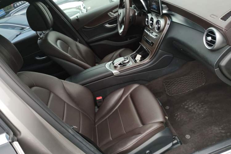 Used Mercedes-Benz GLC 2019 GLC 300 L 4MATIC Dynamic Model Right Front Seat