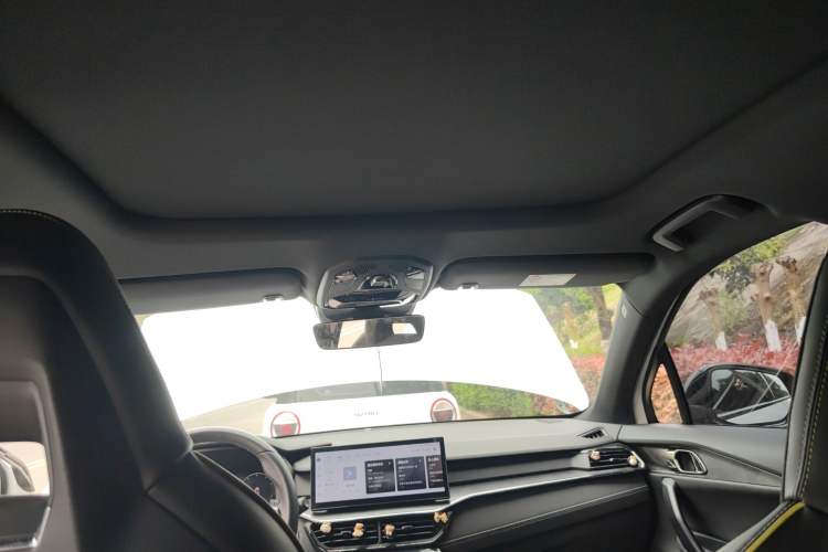 Used Lynk & Co 06 2023 Remix 1.5T Dynamic Halo
