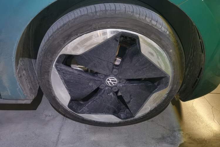 Used Volkswagen ID.3 2021 Pro Smart Edition Right Front Wheel Hub