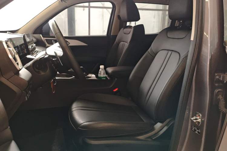 Used Great Wall King Kong Poer 2024 2.0T Automatic 8AT Gasoline Two-Wheel-Drive Elite Version with Flat Bed
