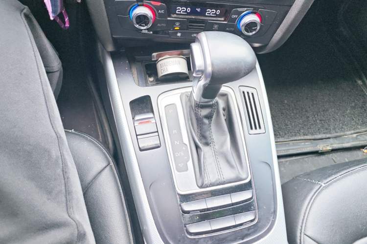 Used Audi A4L 2015 35 TFSI Automatic Standard Model Gear Lever