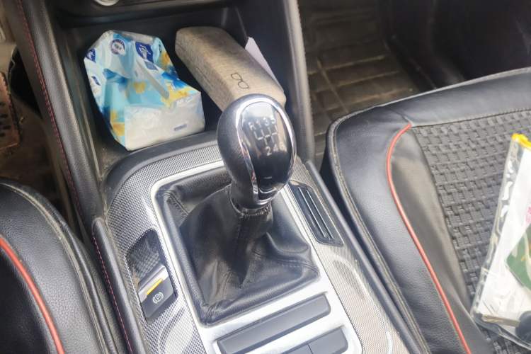 Used CHANGAN CS55 2018 1.5T Manual Colorful Model China V Standard
