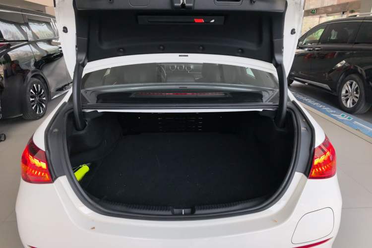 Used Mercedes-Benz C-Class New Energy 2025 C 350 eL Trunk