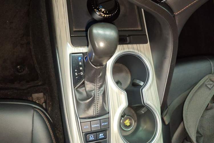 Used Toyota Camry 2018 Dual-Engine 2.5 HG Luxury Edition
