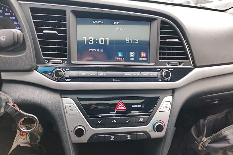 Used Hyundai Elantra (6th Generation / Lingdong) 2016 1.6L Automatic ZhiXuan – Elite Version Audio And AC Panel