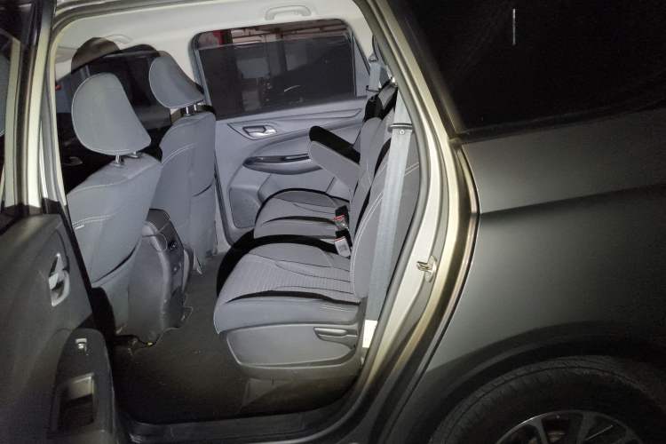 Used Baojun 730 2019 1.5L Manual Fashion Model 7-seater China VI
