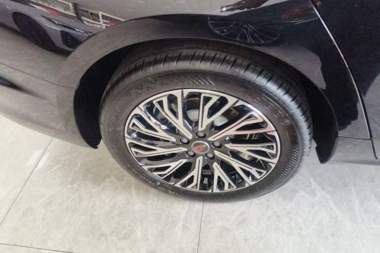 Used Hongqi H5 2025 2.0T Automatic Flag Edition – 500 000 Units Commemorative Version