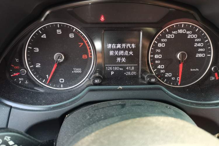 Used Audi Q5 2016 40 TFSI Technology Edition Odometer Close Up