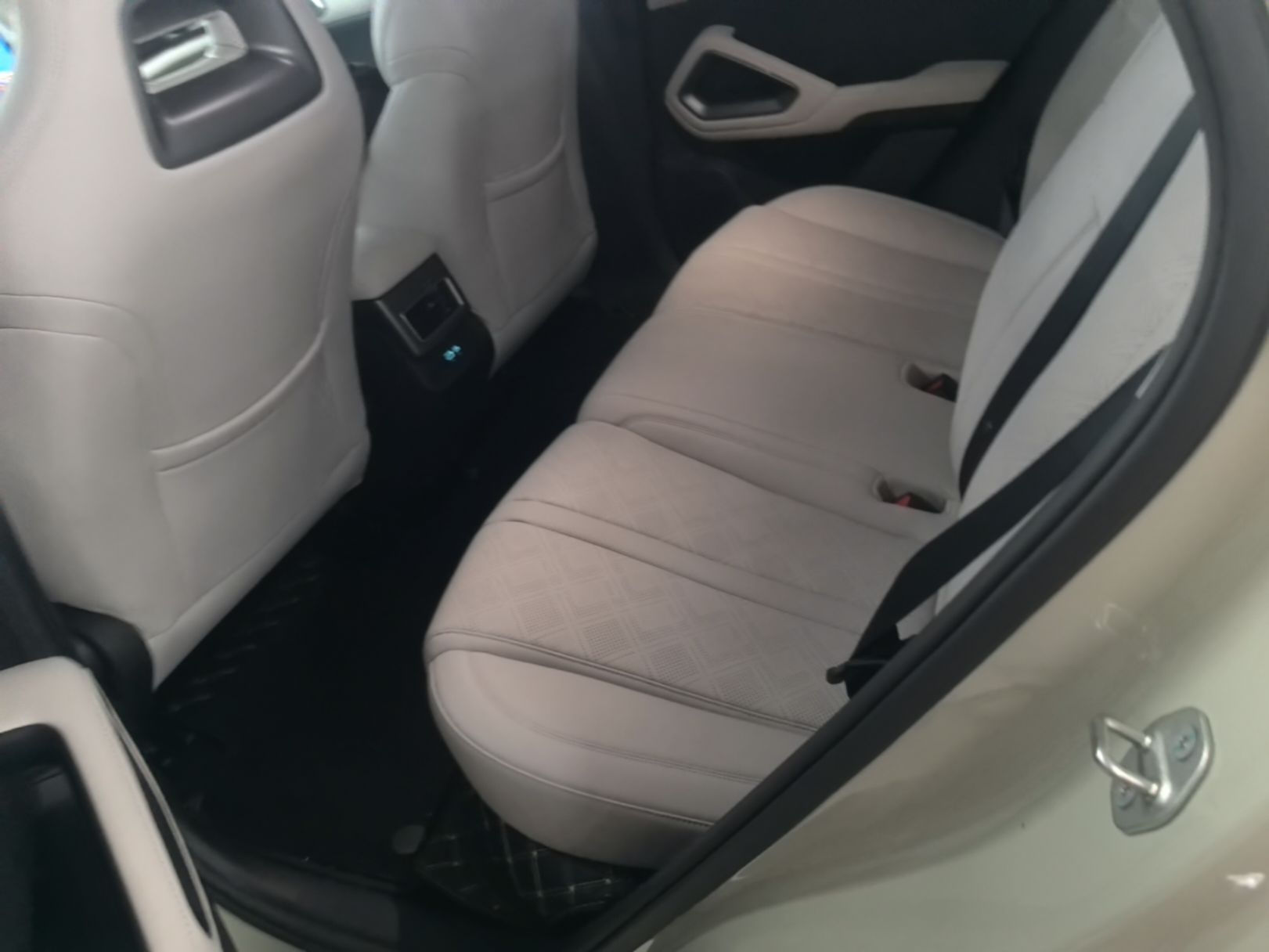 BYD Yuan UP 2025 Intelligent Driving Version 401 KM Dynamic Edition — снимка 20