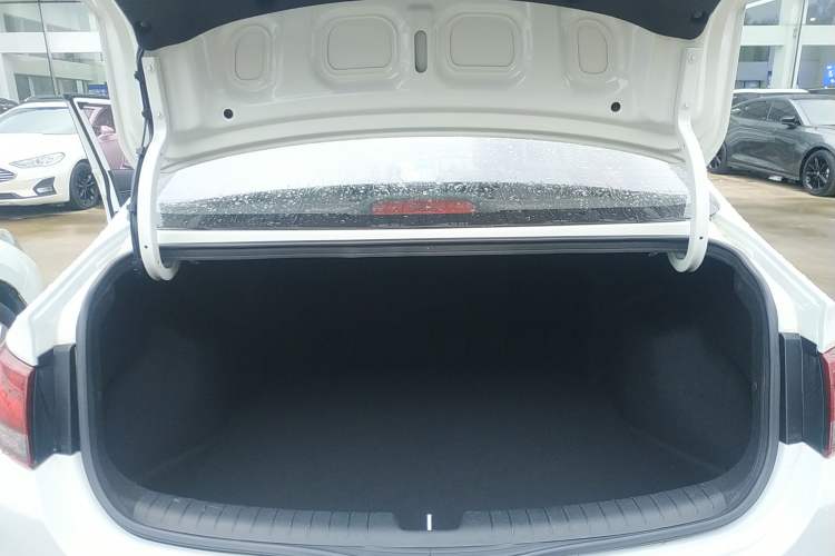 Used Hyundai Celesta 2018 1.6L Automatic GL Enjoyment Edition China VI compliant
