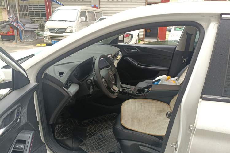 Used MG 5 2022 180 DVVT CVT Youth Luxury Edition
