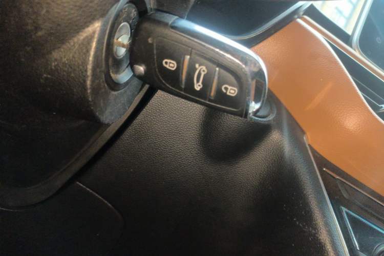 Used Wuling Hongguang S3 2018 1.5T Manual Luxury Model China V Standard
