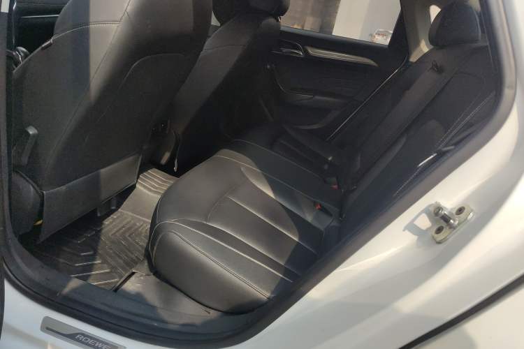 Used Roewe i6 2020 PLUS 1.6L CVT 4G Connected Glory Flagship Edition