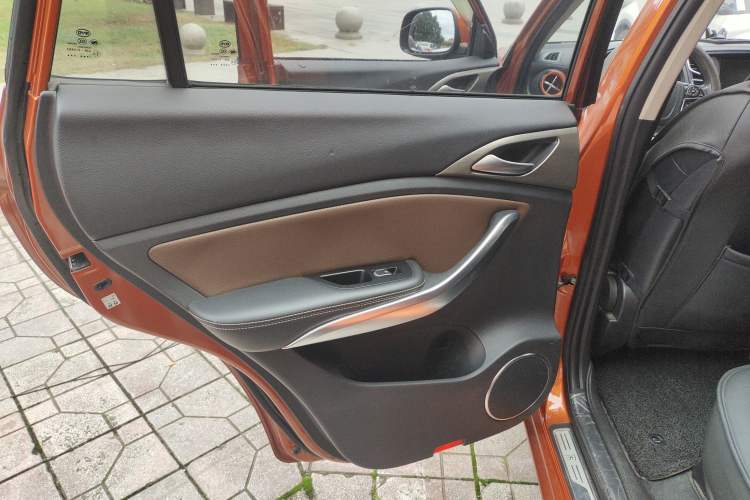 Used BYD Song 2016 GaiShi Edition 1.5TID Automatic Elite Model
