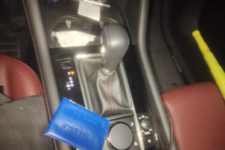 Used Mazda 3 Axela 2022 2.0L Automatic Zhiyao Edition Gear Lever
