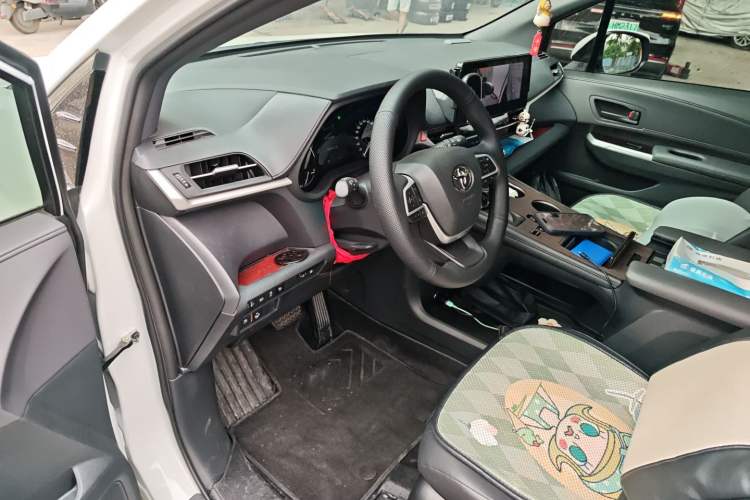 Used Toyota Granvia 2026 Model 2.5L Hybrid Comfort Edition Driver Seat