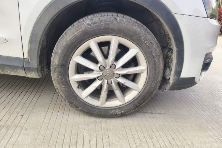 Used Audi Q3 2015 30 TFSI Ambition Edition Right Front Wheel Hub