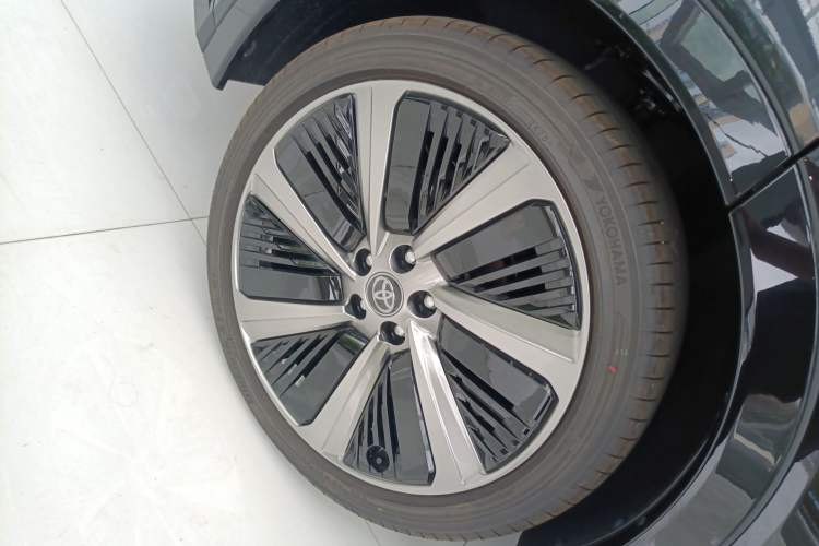 Used Toyota bZ5 2025 Model 550 PRO Exterior 5