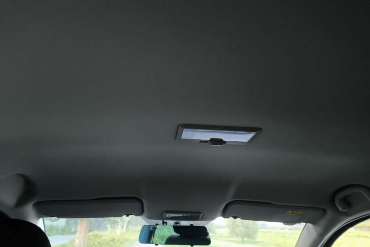 Used Suzuki Vitara S-Cross 2017 1.6L CVT Two-Wheel Drive Urban Fashion Model