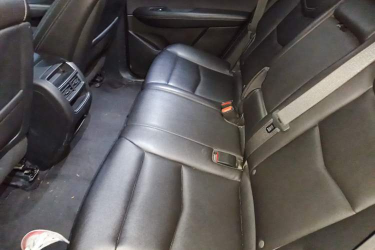 Used Cadillac XT5 2021 2.0T Two-Wheel Drive Luxury Version Left Rear Seat