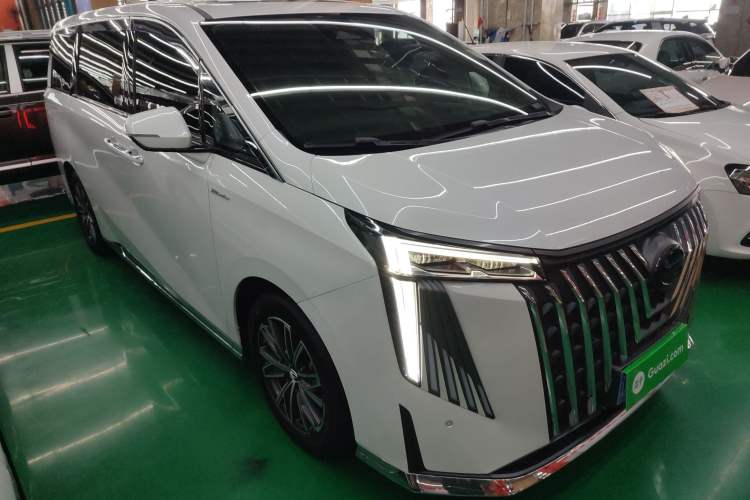 Used GAC Trumpchi M8 2024 Master Series 400T Ultimate Edition Front Right 45 Deg