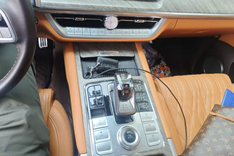 Used Tank 500 2022 3.0T Sport Edition "Creation" Style 7 Seats Gear Lever