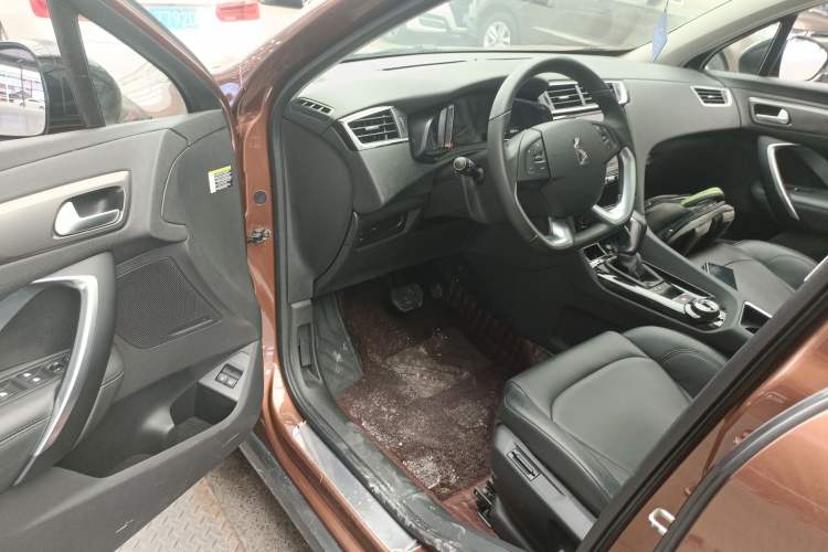 Used DS 6 2018 30THP Prestige Edition Driver Seat