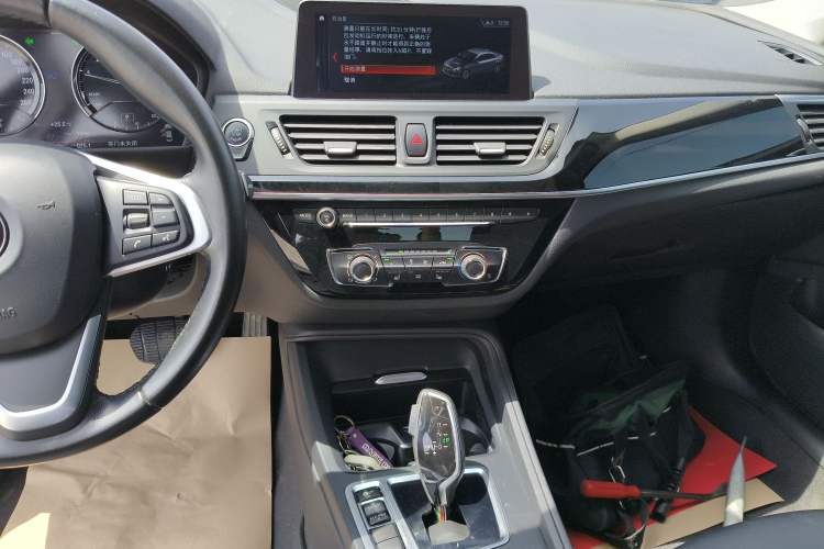 Used BMW 1 Series 2019 118i Fashion Model Audio And AC Panel