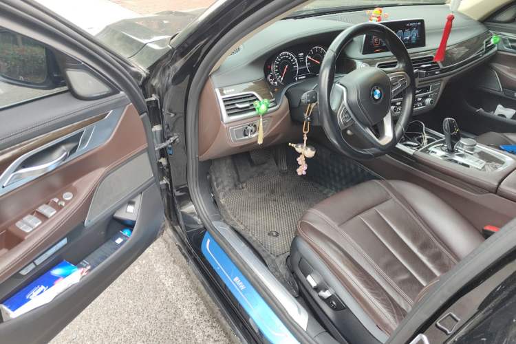 Used BMW 7 Series 2016 730Li Leading Model
