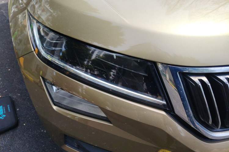 Used Skoda Kodiaq 2018 TSI380 7-Seater Four-Wheel-Drive Flagship Edition Right Front Headlight