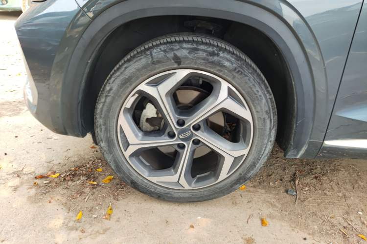 Used Geely Auto Monjaro L 2024 2.0TD High-Power Automatic Two-Wheel Drive Yunqi Version Left Front Wheel Hub