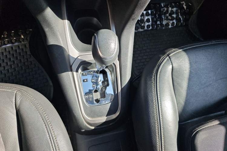 Used Peugeot 301 2014 1.6L Automatic Prestige Edition Gear Lever