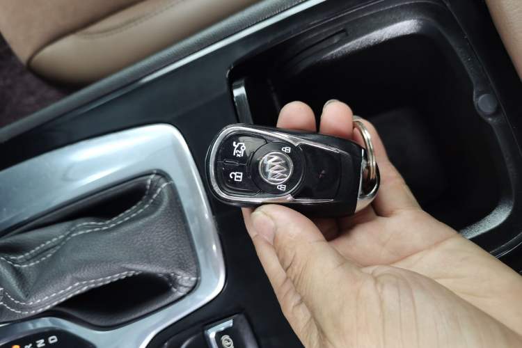 Used Buick Regal 2019 20T Elite Version China VI Standard Interior 1