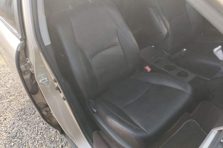 Used BYD S6 2014 2.0L Manual Luxury 5-Seater