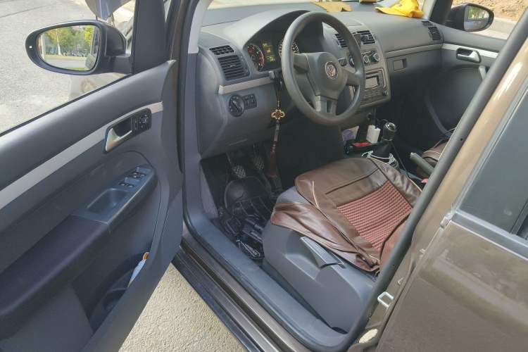 Used Volkswagen Touran 2013 1.4T Manual Fashion Edition 5 Seats Driver Seat