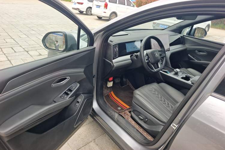 Used BYD Song L DM-i 2025 Intelligent Driving Version 160 km Beyond-Range Type Driver Seat