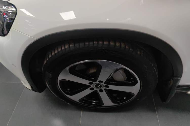 Used Mercedes-Benz GLC 2018 Facelift GLC 260 4MATIC Luxury Edition
