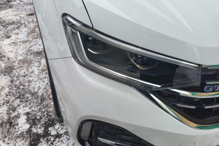 Used Volkswagen Tayron GTE Plug-in Hybrid 2023 280TSI 5th Anniversary Special Edition Right Front Headlight