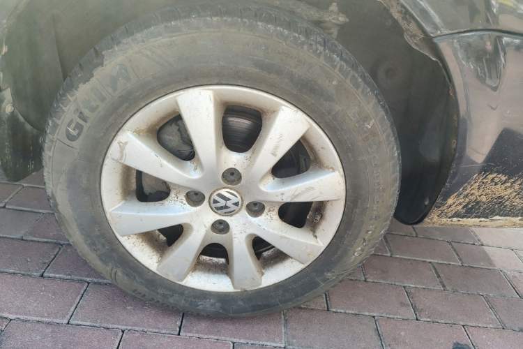 Used Volkswagen Santana Vista 2008 1.8L Manual Comfort Edition Right Front Wheel Hub