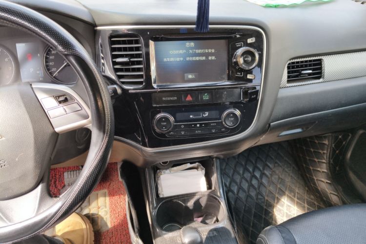 Used Mitsubishi Outlander 2014 2.4L 4x4 Deluxe Value Edition 5 Seats