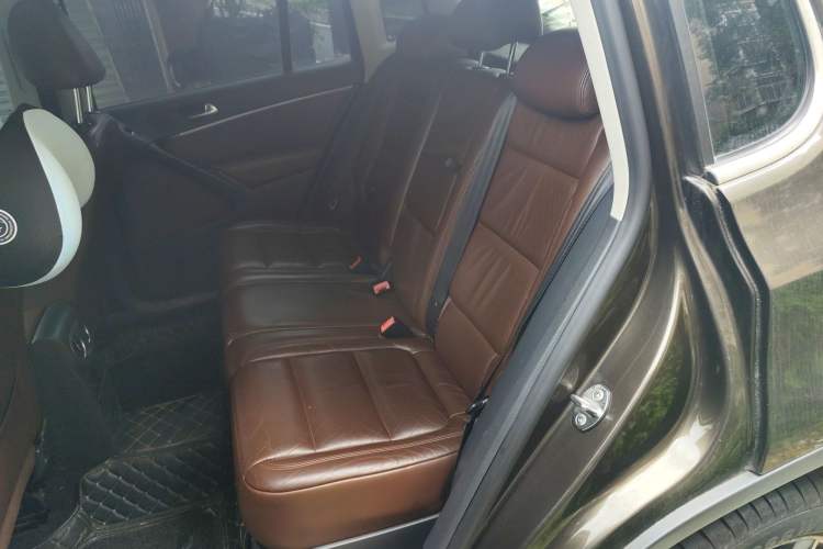 Used Volkswagen Tiguan 2013 1.8 TSI Automatic All-Wheel Drive Luxury Model Left Rear Seat