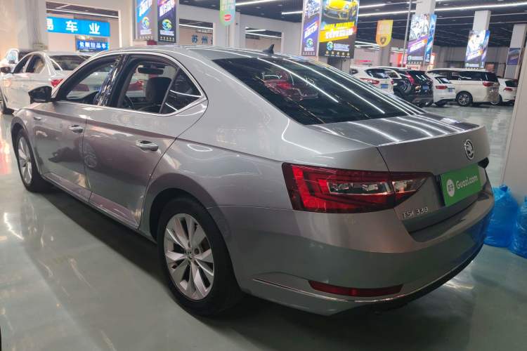 Used Skoda Superb 2016 TSI330 DSG Innovation Edition
